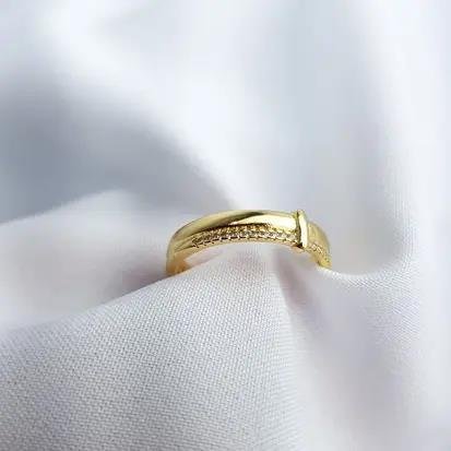 ANEL ARO LISO/ ARO CRAV DETALHE LISO AO MEIO| BANHADO EM OURO 18K
