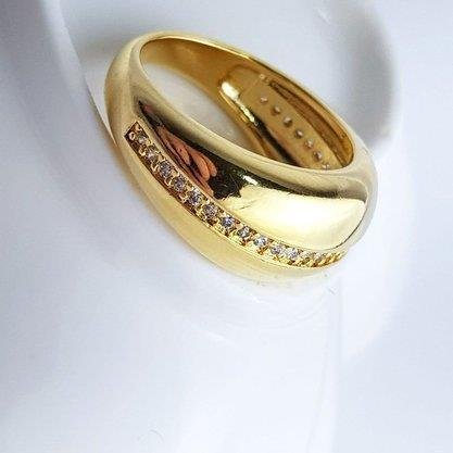 ANEL ARREDONDADO COM 1 FILETE CRAV NO CENTRO | BANHADO EM OURO 18K