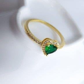 ANEL PEDRA CORACAO ESMERALDA BORDA/ ARO CRAV| BANHADO EM OURO 18K