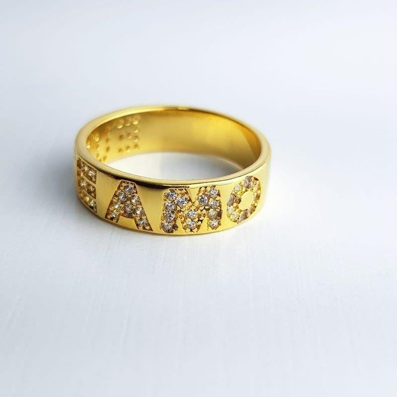 ANEL 5MM ESCRITO EU TE AMO FRENTE CRAVEJADO | BANHADO EM OURO 18K