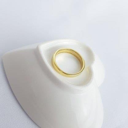 ANEL MEIA ALIANCA LISA FILETES CRAV REDOR | BANHADO EM OURO 18K