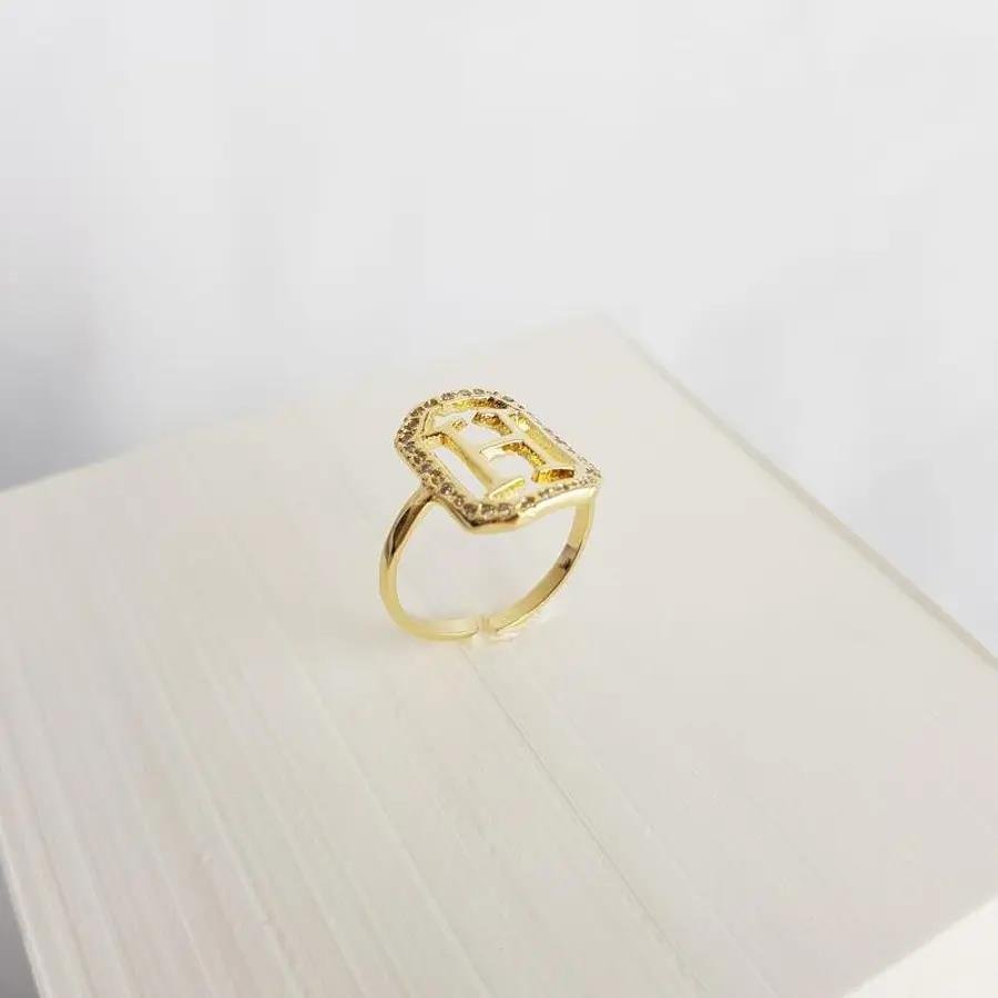 ANEL 1,6CM RETANGULAR CRAV/VAZADA COM LETRA H LISA