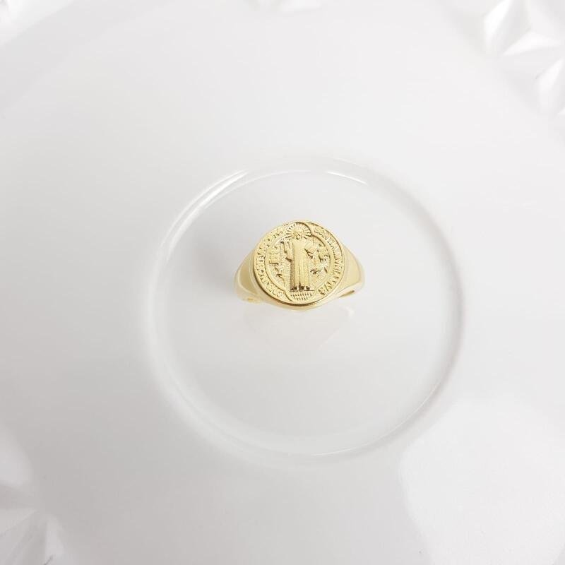 ANEL MEDALHA REDONDA IMAGEM SAO BENTO | BANHADO EM OURO 18K