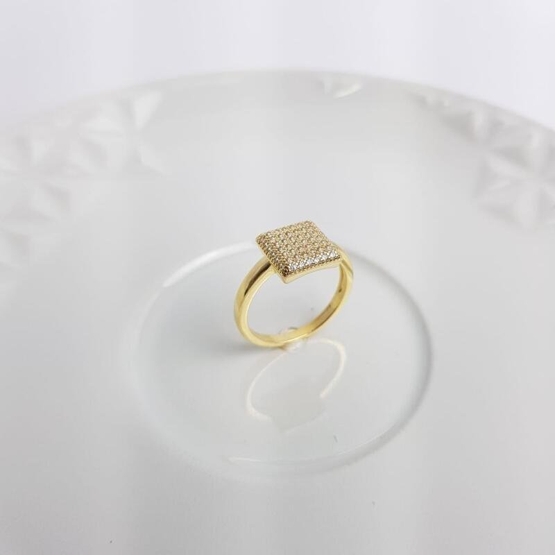 ANEL LISO ENTREMEIO QUADRADO CHUVEIRINHO CRAV| BANHADO EM OURO 18K