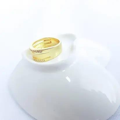 ANEL ARO TRIPLO ALIANCA ZIRC APARADORES| BVANHADO EM OURO 18K