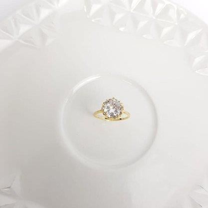 ANEL SOLITARIO ZIRC REDONDA 10 GARRINHAS | BANHADO EM OURO 18K