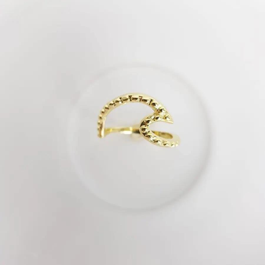 ANEL ENTREMEIO EM ONDA DETALHES EM BOLINHA| BANHADO EM OURO 18K