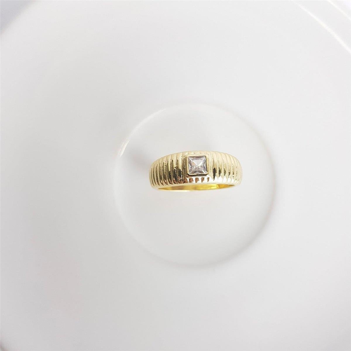 ANEL ARO TODO EM LINHAS COM ZIRC RETANGULAR | BANHO DE PRATA