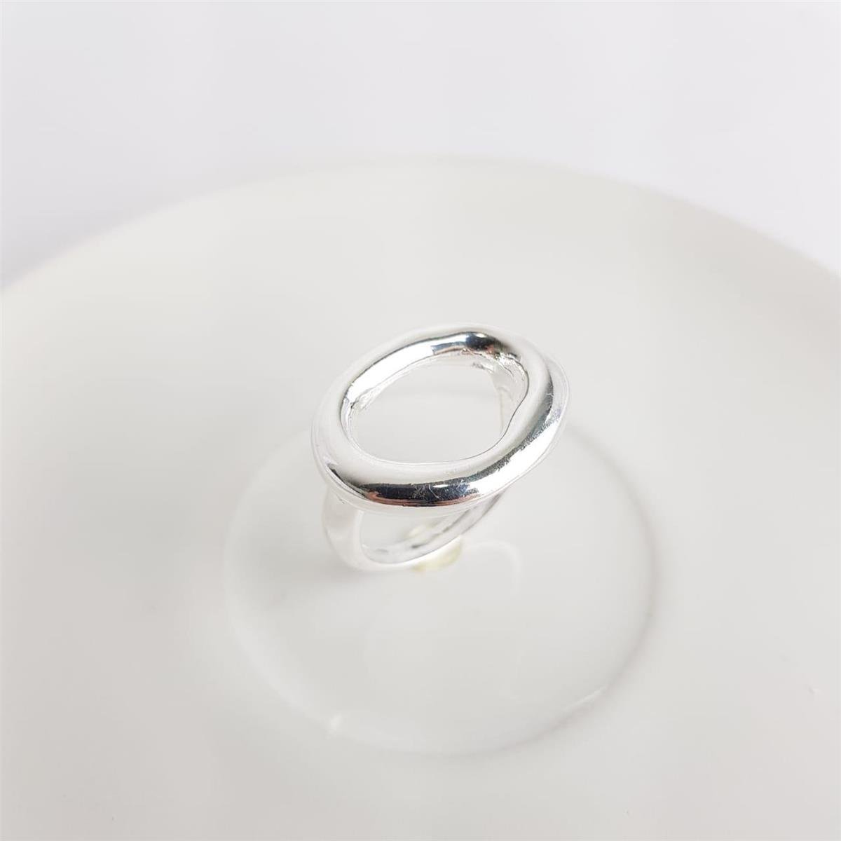 ANEL MINIMALISTA DETALHES OVAL VAZADA| BANHO DE PRATA