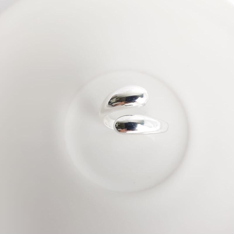 ANEL REGULAV 2 GOTAS ENTRELACADAS| BANHO DE PRATA 