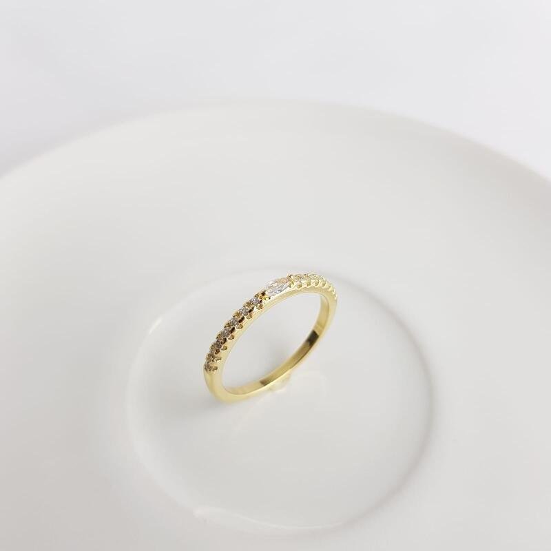 ANEL BANHO DOURADO MEIA ALIANCA CRAV| BANHADO EM OURO 18K