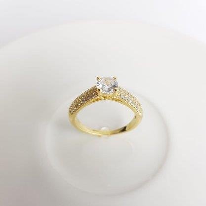 ANEL SOLITARIO ARO MICROCRAV 4MM ZIRC CX.ALTA| BANHADO EM OURO 18K