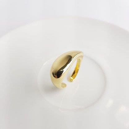 ANEL REGULAVEL GOTA/VIRGULA LISA | BANHADO EM OURO 18K