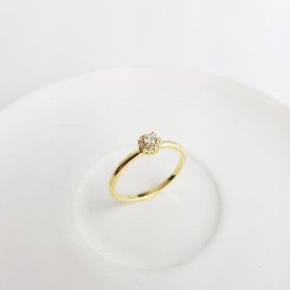 ANEL SOLITARIO MICROCRAV EM ZIRC CRISTAL | BANHADO EM OURO 18K