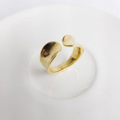 ANEL REGULAVEL EM CHAPA CONCAVO LISA| BANHADO EM OURO 18K