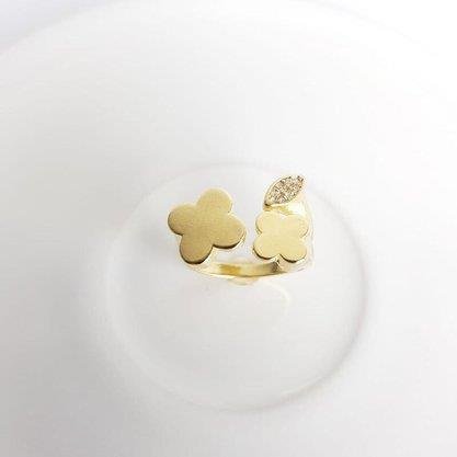 ANEL REGULAVEL ARO TRIPLO 2 TREVO LISOS/GOTA CRAV| BANHADO EM OURO 18K