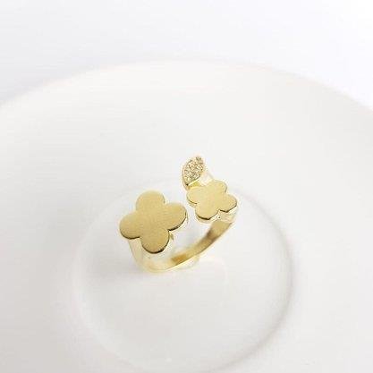 ANEL REGULAVEL ARO TRIPLO 2 TREVO LISOS/GOTA CRAV| BANHADO EM OURO 18K