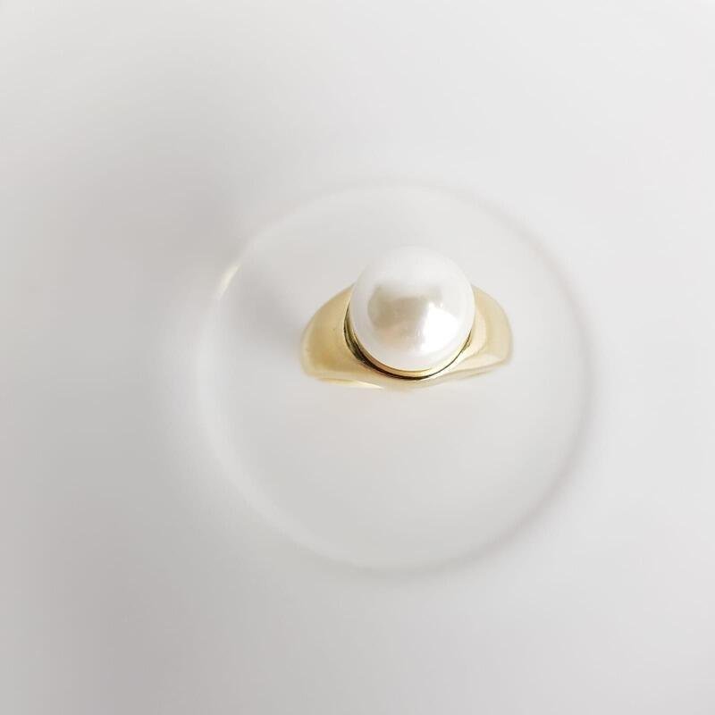 ANEL EM ARO LISO ACHATADO C/PEROLA