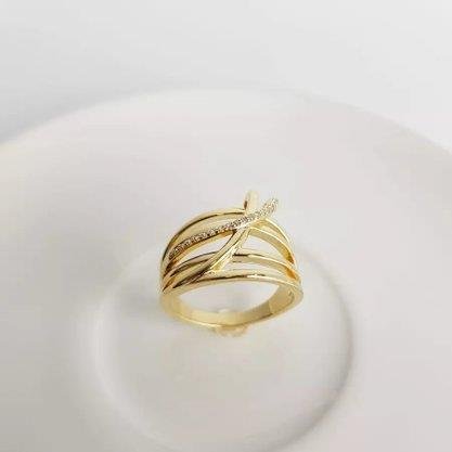 ANEL EM 4 AROS LISOS/2 AROS ENTRELACADOS | BANHADO EM OURO 18K