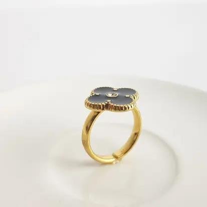 ANEL REGULAVEL TREVO EM RESINA MADREPEROLA/PRETO