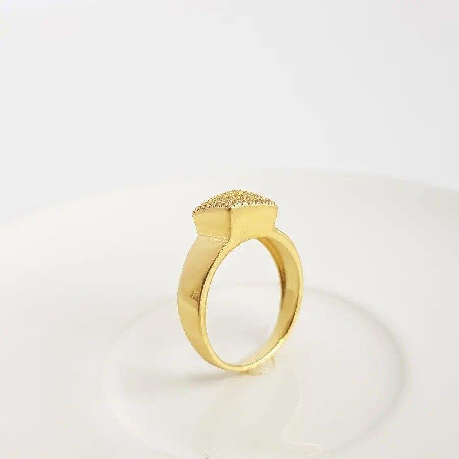 NEL ARO LISO MEIO QUADRADO CRAV CAIXA ALTA| BANHADO EM OURO 18K