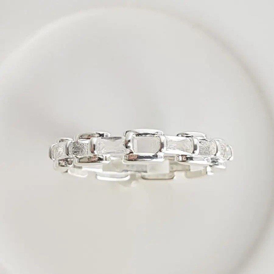 ANEL ARO EM FILETES RETANGULARES INTERC BAGUETES | BANHO DE PRATA