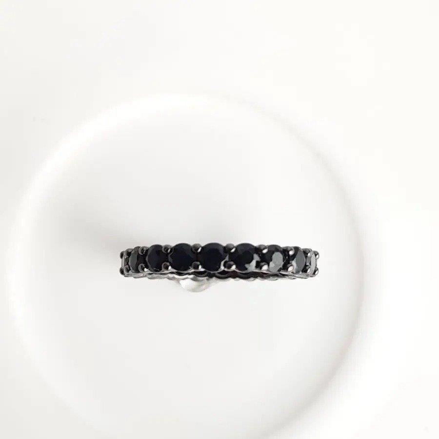 ANEL TODO EM ZIRC PRETA 4 GARRAS EM RODIO NEGRO