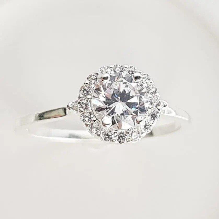 ANEL SOLITARIO CRISTAL C/GARRINHAS REDOR CRAV P925