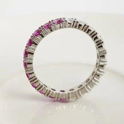 ANEL EM RIIVEIRA METADE ZIRC CRISTAL /ROSA PINK | RODIO BRANCO 