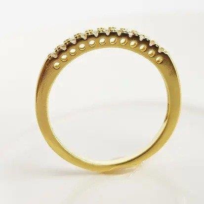 ANEL MEIA ALIANCA FILETE CRAVEJADO CRISTAL| BANHADO EM OURO 18K