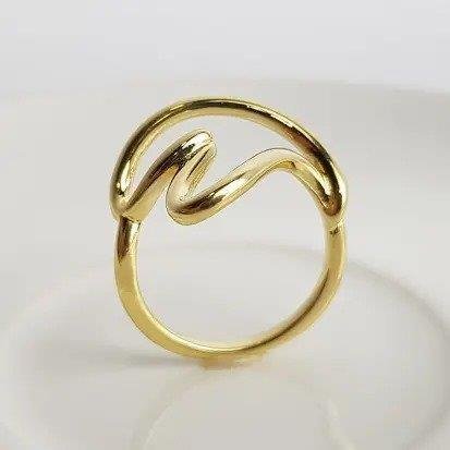 ANEL ORGANICO CORACAO VAZADO LISO | BANHADO EM OURO 18K