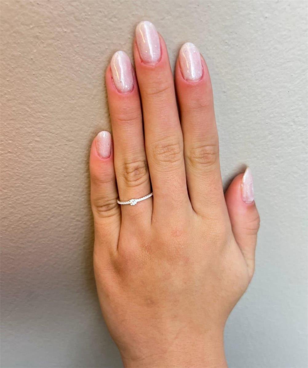 ANEL SOLITÁRIO ARO CRAVEJADO CRISTAL AO MEIO | PRATA 925