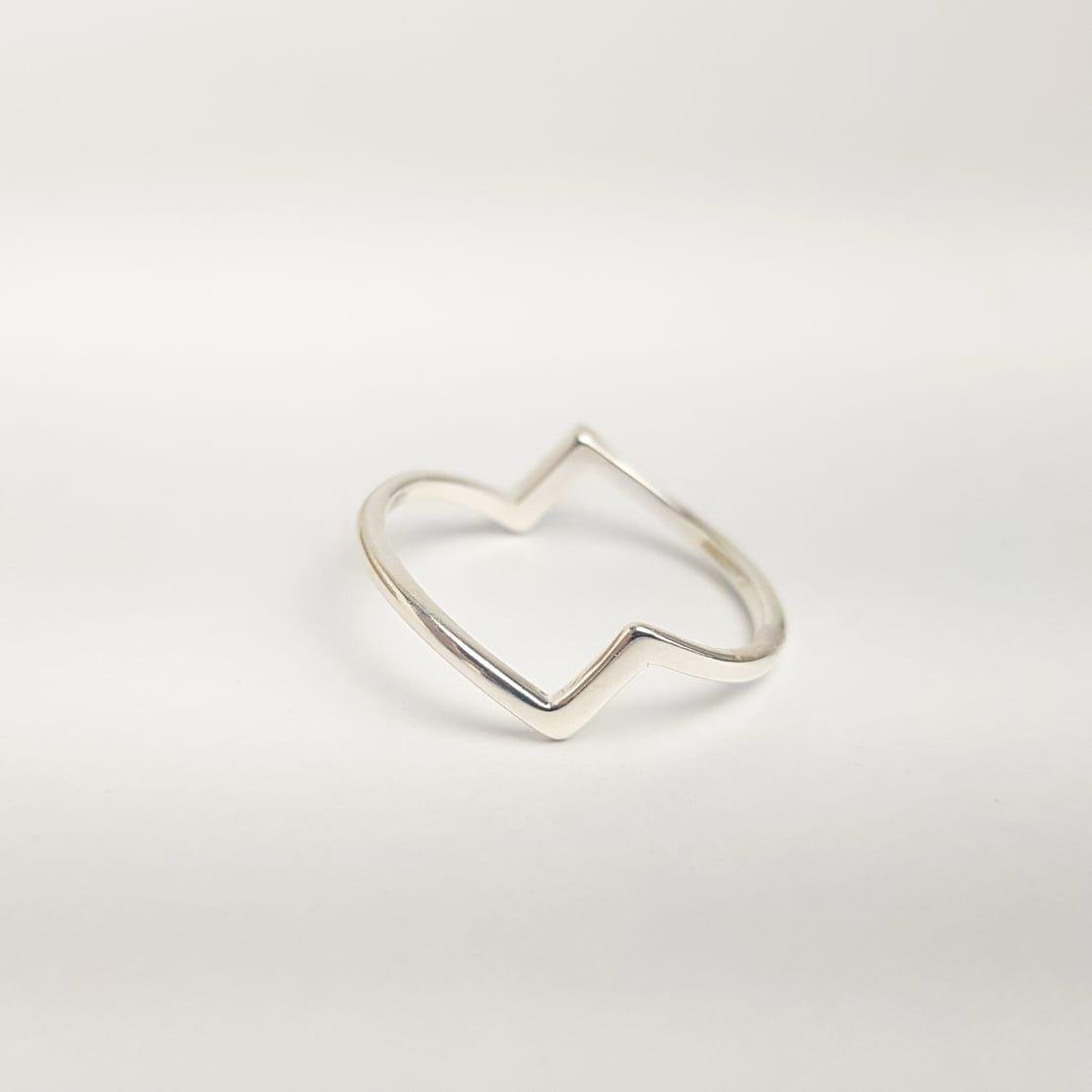 ANEL ARO DETALHE EM FILETE CRAVEJADO LISO | PRATA 925