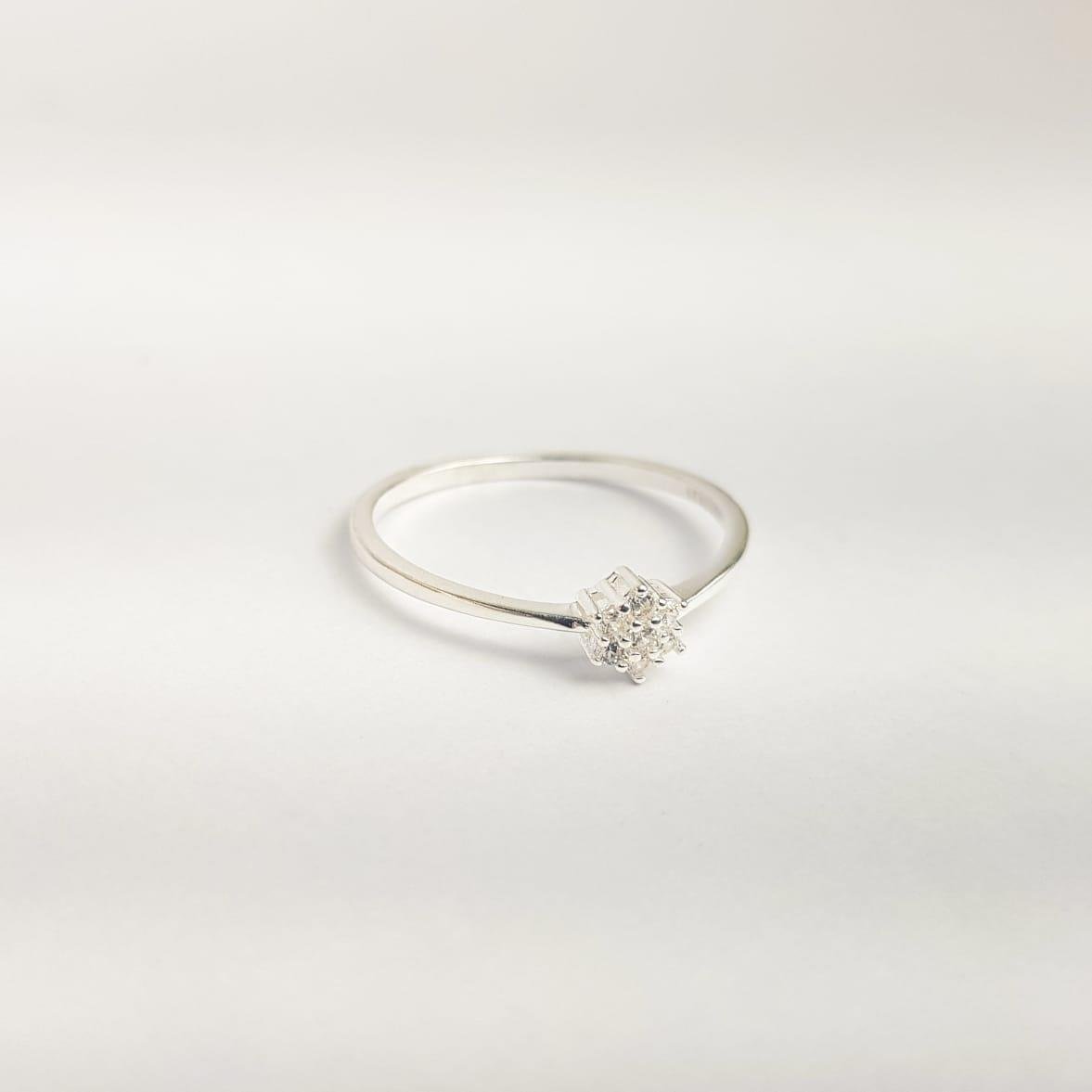 ANEL ARO LISO MEIO EM FLOR MICROCRAVEJADA | PRATA 925