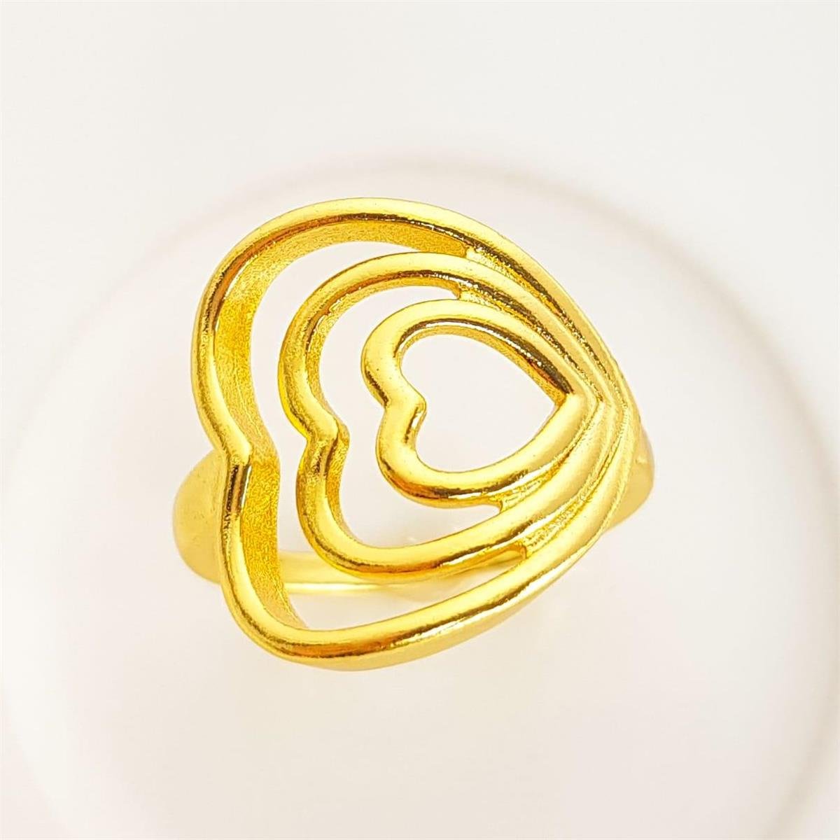 ANEL TRÊS CORAÇÕES VAZADOS LISOS | BANHADO EM OURO 18K 