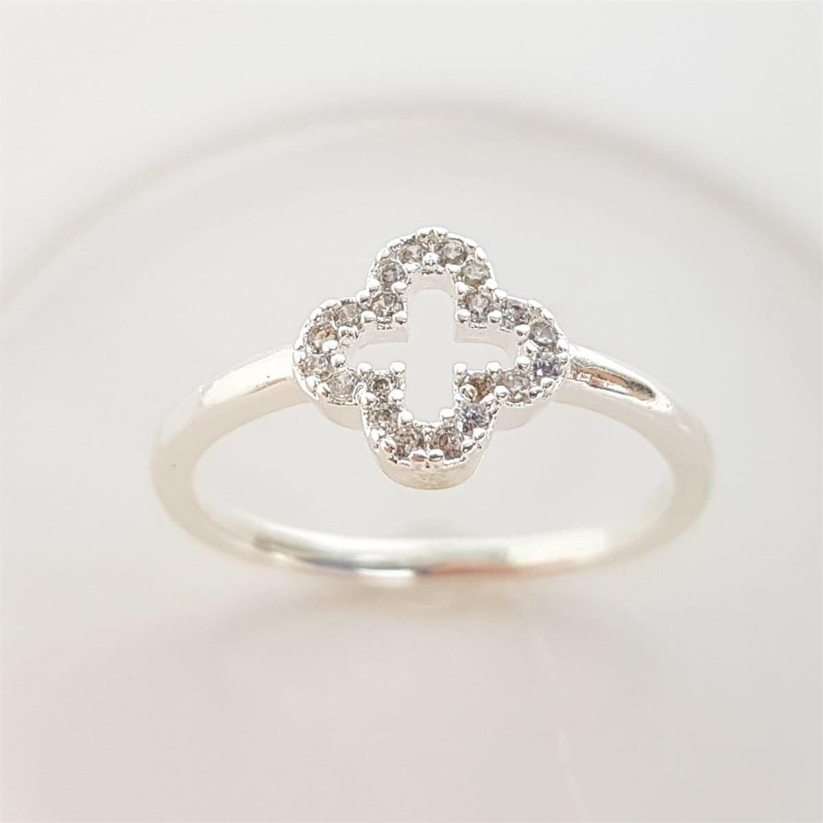 ANEL ARO LISO MEIO EM TREVO CRAVEJADO VAZADO | BANHO DE PRATA