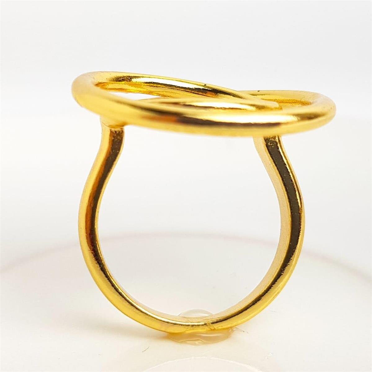 ANEL ARO LISO FRENTE EM CÍRCULO ENTRELAÇADO LISO |BANHADO EM OUO 18K 