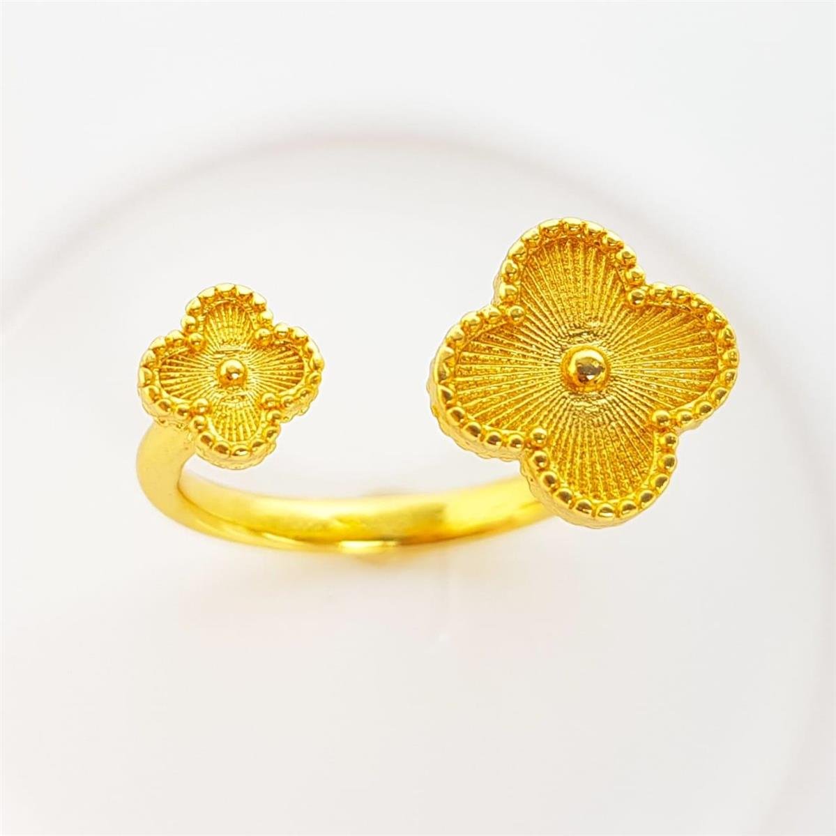 ANEL ARO REGULÁVEL PONTAS EM TREVO MENOR/MAIOR TEXTURIZADOS | BANHADO EM OURO 18K 