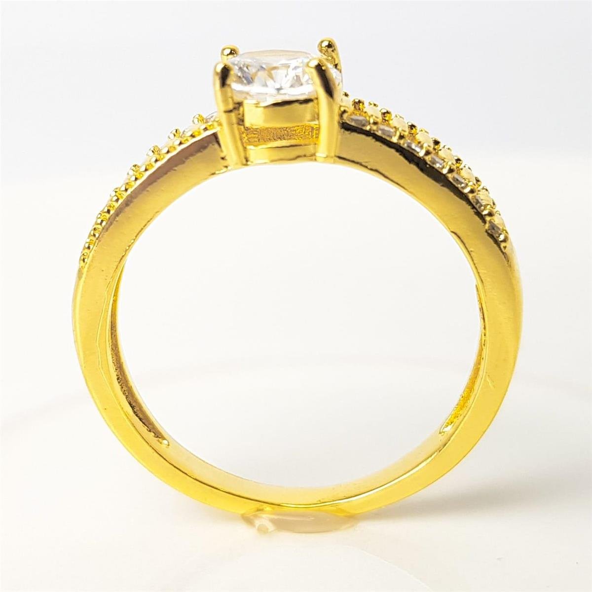 ANEL SOLITÁRIO ARO EM FILETES VAZADOS COM FILETE CRAVEJADO ZIRCONIA CRISTAL AO MEIO | BANHADO A OURO 18K
