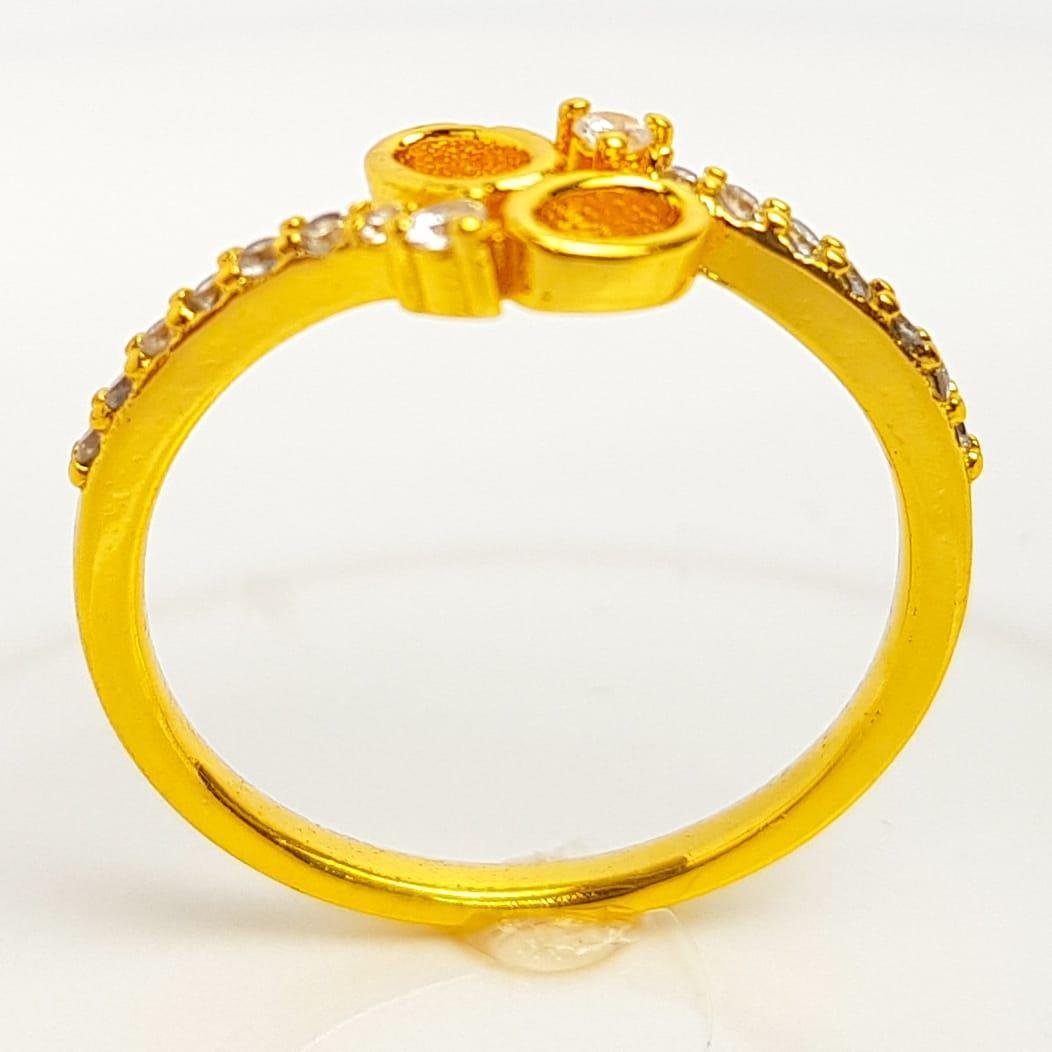 ANEL ARO ENTRELAÇADO CRAVEJADO COM 2 ESFERAS VAZADAS AO MEIO | BANHADO EM OURO 18K 