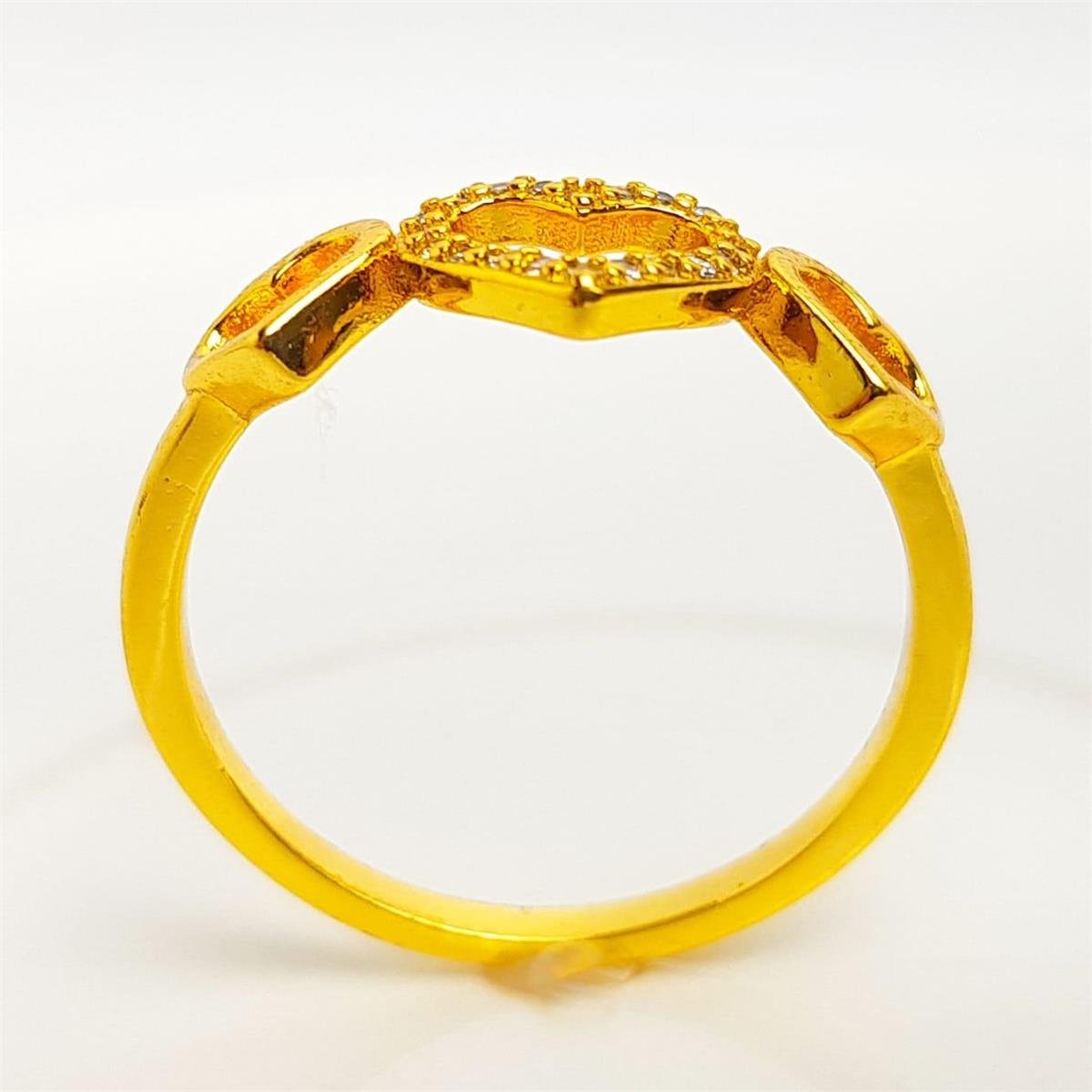 ANEL ARO LISO ENTREMEIO 3 CORAÇÕES VAZADOS LISO/CRAVEJADO | BANHADO EM OURO 18K 