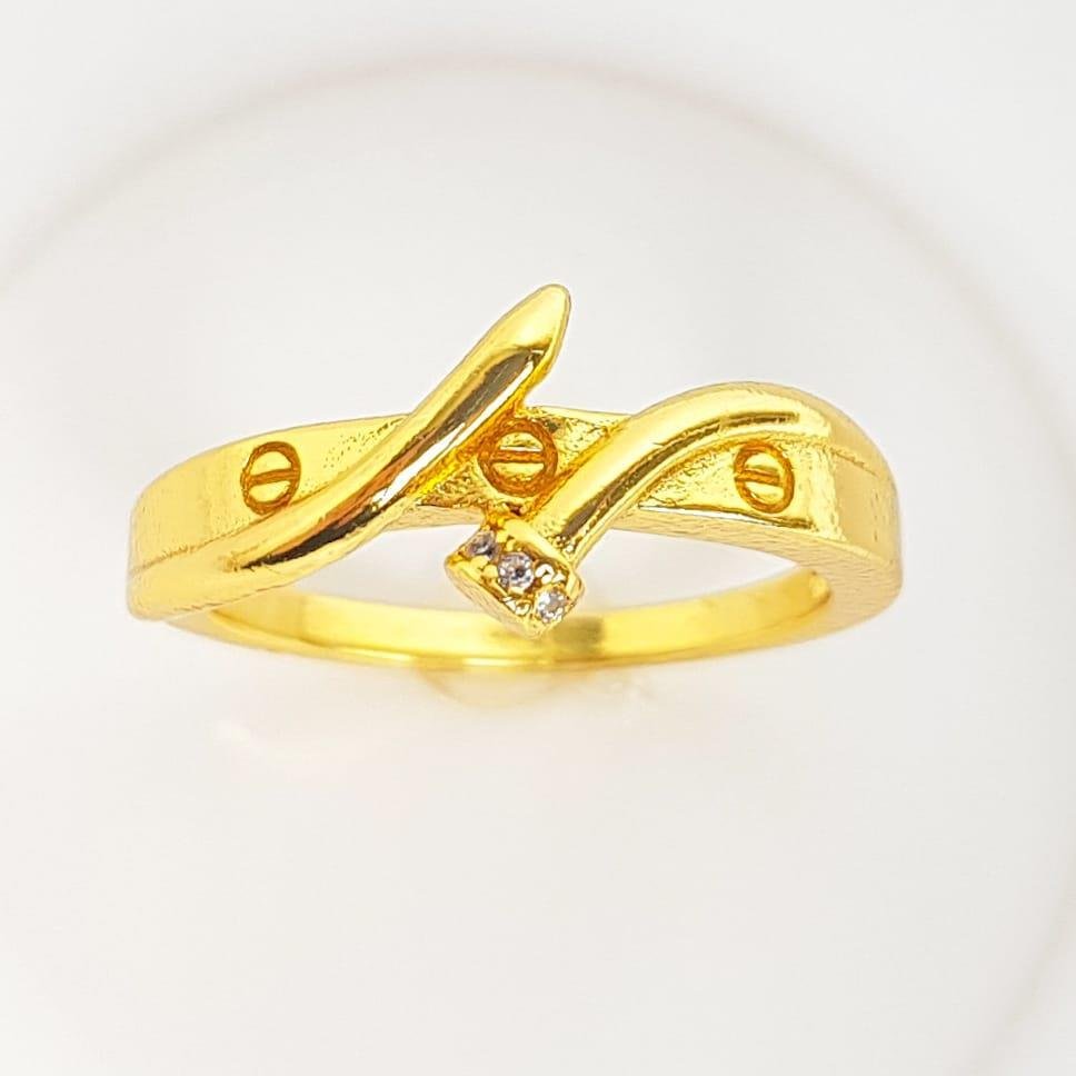 ANEL ARO INSPIRAÇÃO CARTIER COM FILETE ENTRELAÇADO PONTA CRAVEJADA|BANHADO EM OURO 18K 