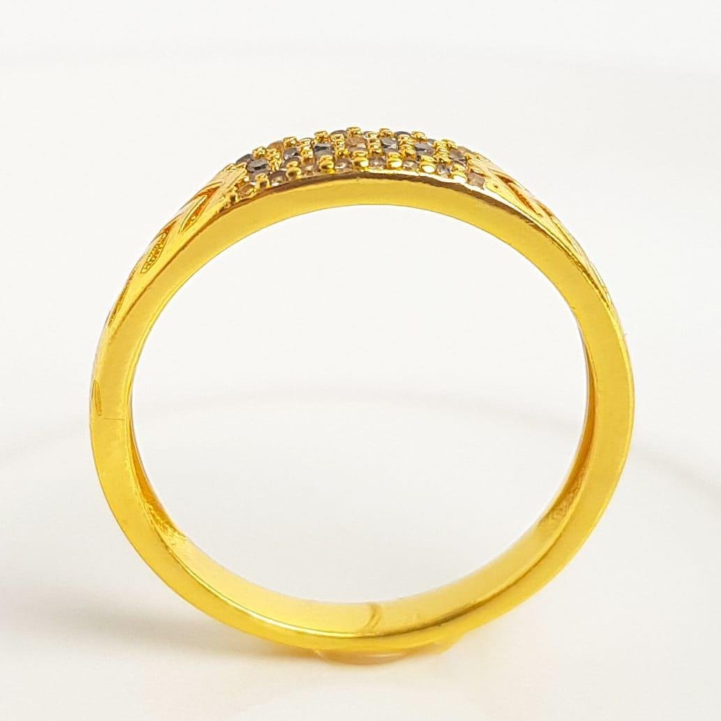 ANEL ARO EM DETALHES VAZADOS ENTREMEIO CRAVEJADO | BANHADO EM OURO 18K