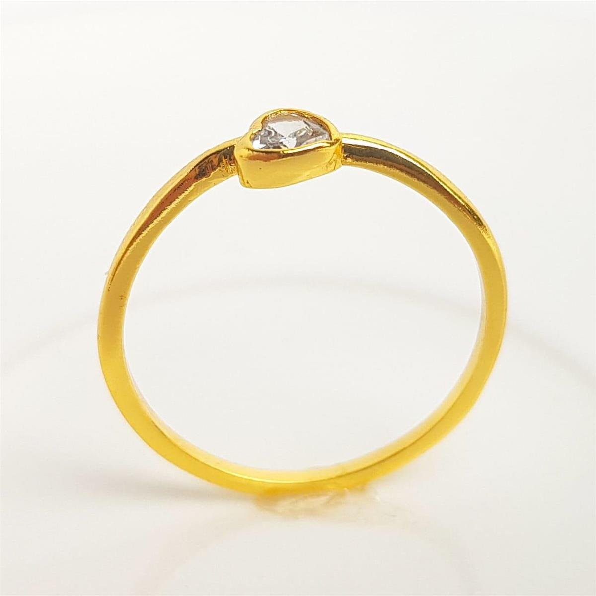 ANEL ARO LISO COM CORAÇÃO CRISTAL | BANHADO EM OURO 18K 
