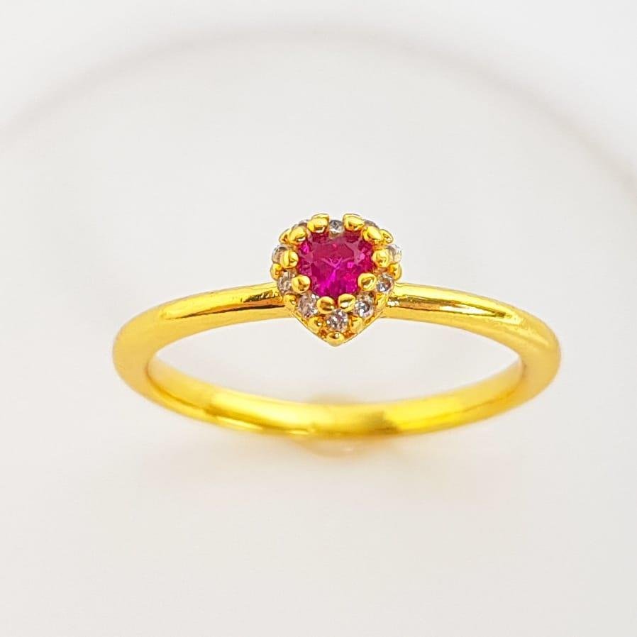 ANEL SOLITÁRIO ARO LISO CORAÇÃO ZIRCÔNIA ROSA REDOR CRAVEJADO|BANHADO EM OURO 18K 
