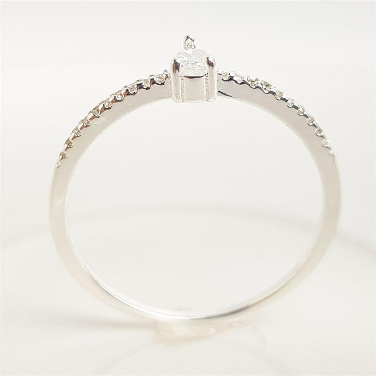 ANEL SOLITÁRIO ARO CRAVEJADO GOTA CRISTAL AO MEIO | BANHO DE PRATA 