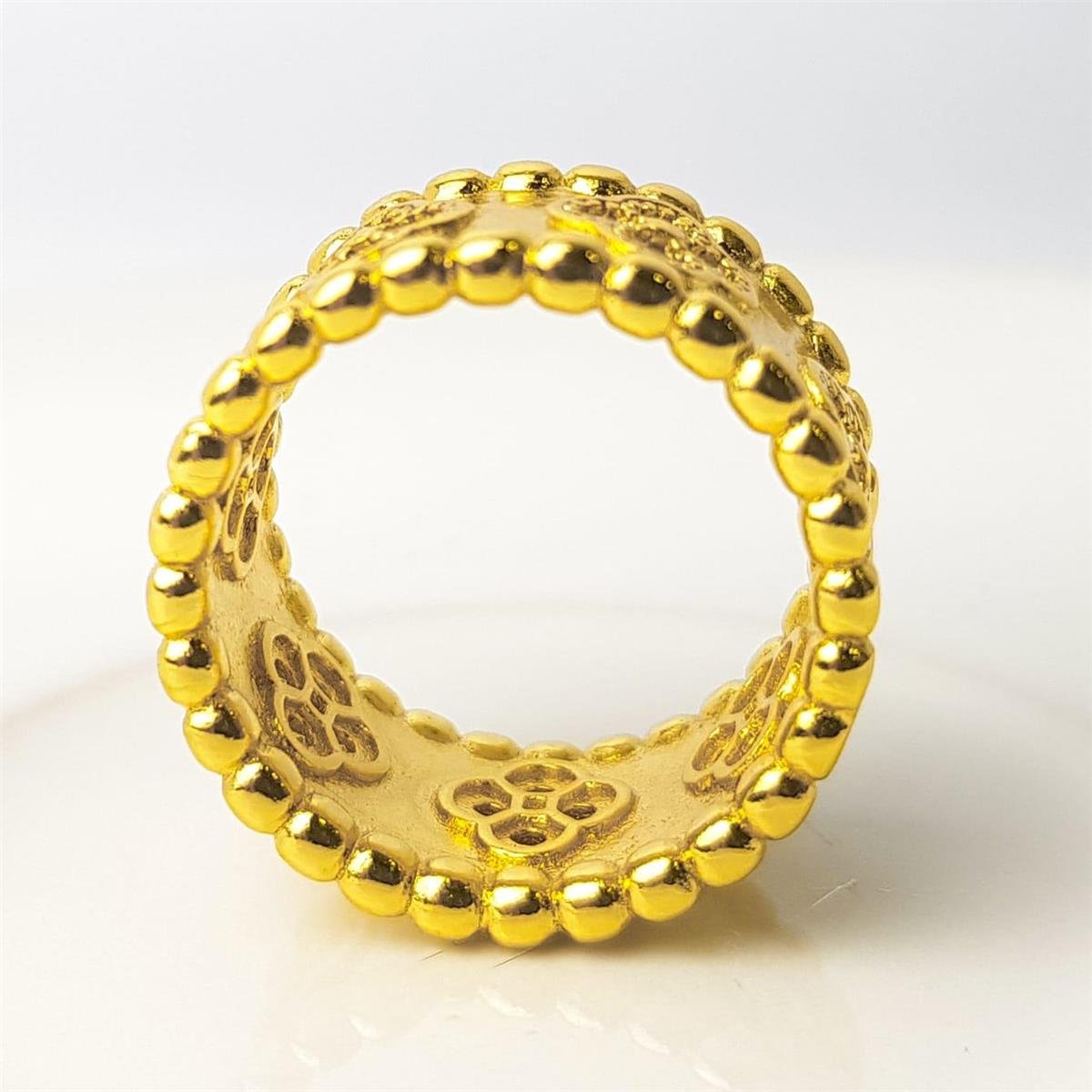 ANEL ARO LISO REDOR PONTILHADO ENTREMEIO TREVOS CRISTAIS | BANHADO EM OURO 18K 