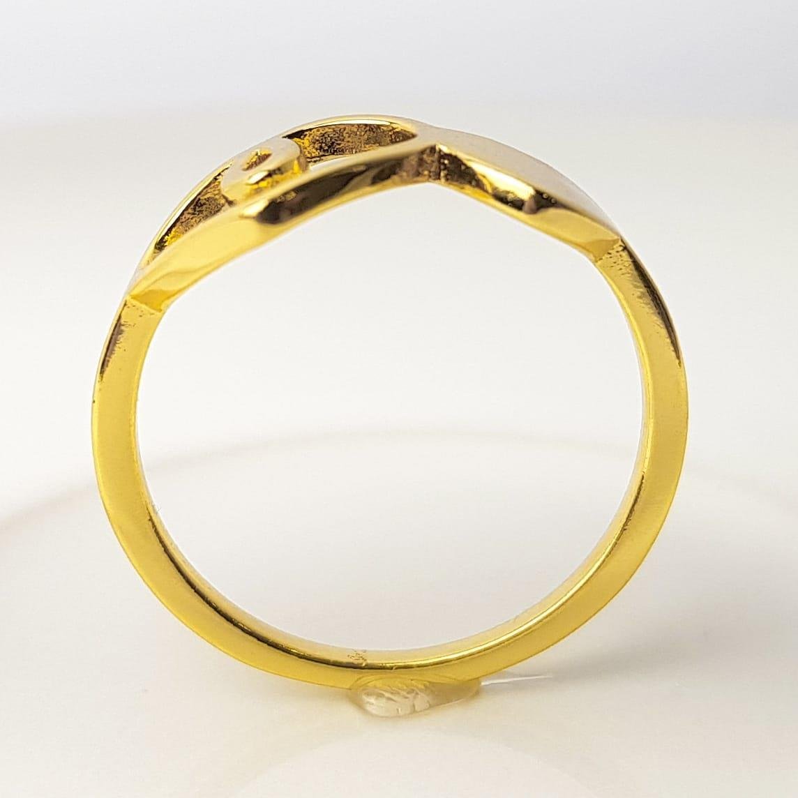 ANEL ARO LISO ENTREMEIO 2 CORAÇÕES VAZADO/LISO| BANHADO EM OURO 18K 