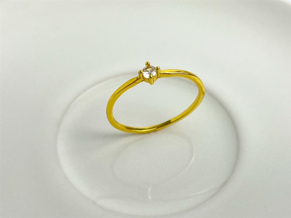 ANEL SOLITARIO ARO LISO ZIRCÔNIA QUADRADA 4 GARRINHAS | BANHADO EM OURO 18K