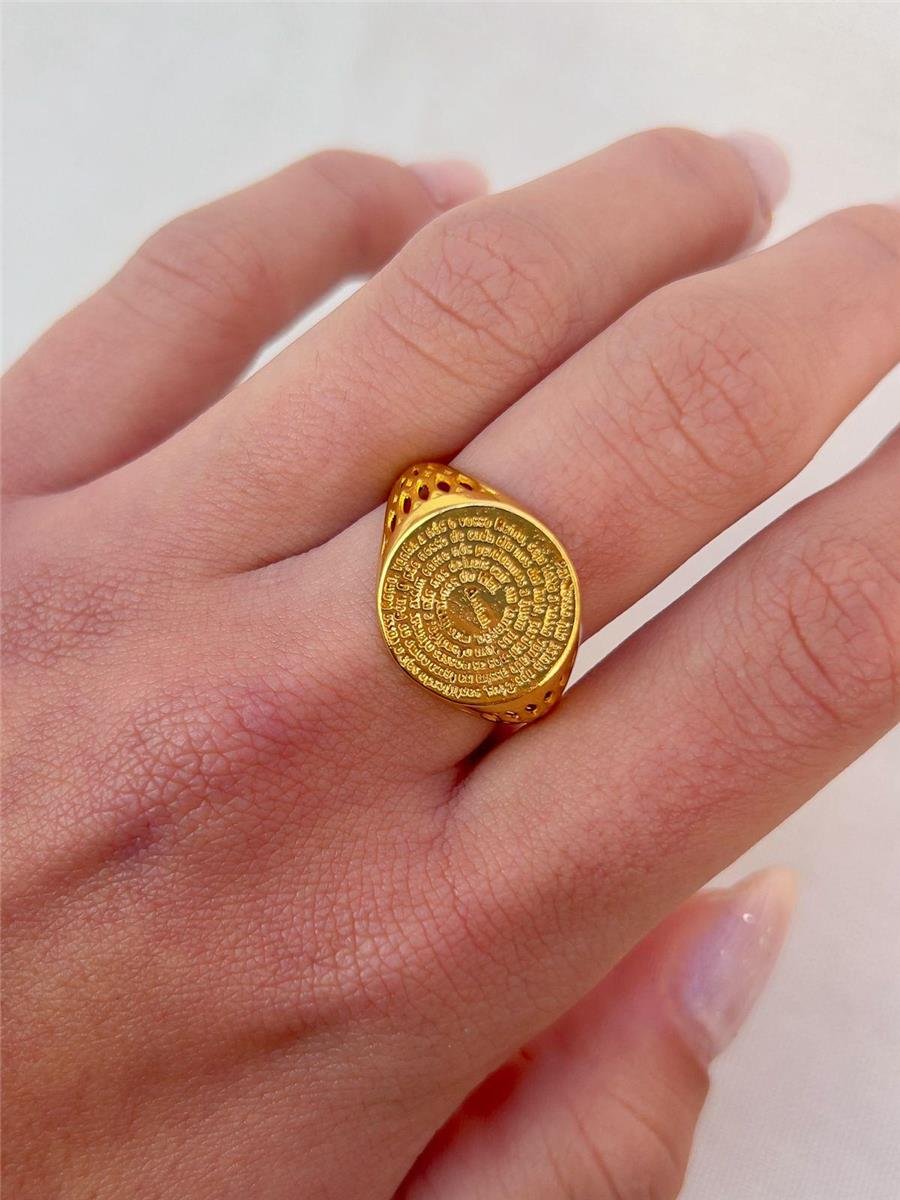 ANEL PAI NOSSO CHAPA LISA LATERAL AROS VAZADO | BANHADO EM OURO 18K